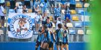 Gr&ecirc;mio e Internacional travaram duelo eletrizante pelo Brasileir&atilde;o Feminino - Foto: Lucas Uebel / Gr&ecirc;mio / Jogada10