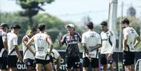 Cuca prepara mudan&ccedil;as no time titular do Santos &ndash;  Foto: Reinaldo Campos/ Santos / Jogada10
