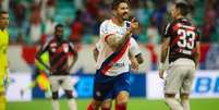 Dupla de ataque do Bahia festeja um dos gols no triunfo sobre o Athletico, na Fonte Nova &ndash; Fotos: Let&iacute;cia Martins / EC Bahia  Foto: Jogada10