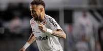 Neymar ainda n&atilde;o convence Ancelotti - Foto: Raul Baretta/ Santos / Jogada10