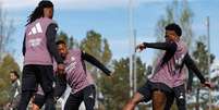 Foto: David S. Bustamante/Real Madrid - Legenda: Jogadores do Real Madrid durante treinamento da equipe / Jogada10