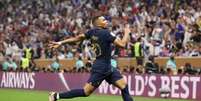 Mbapp&eacute; marcando gol contra a Argentina em 2018 - (Photo by Laurence Griffiths/Getty Images) Foto: Jogada10