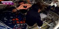 Tripulantes participaram de transmiss&atilde;o ao vivo na tarde desta segunda-feira, 6, pelos canais oficiais da Nasa  Foto: Reprodu&ccedil;&atilde;o/YouTube/Nasa