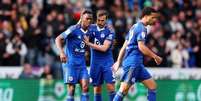 Foto: Michael Regan/Getty Images - Legenda: Leicester corre sérios riscos de cair para a terceira divisão inglesa / Jogada10