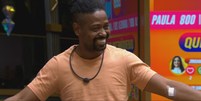Leandro Boneco volta &agrave; casa do BBB 26  Foto: Reprodu&ccedil;&atilde;o/Globo