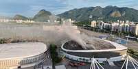 Inc&ecirc;ndio foi controlado por volta das 7h30 desta quarta-feira, 8, no vel&oacute;dromo do Parque Ol&iacute;mpico do Rio de Janeiro  Foto: Reprodu&ccedil;&atilde;o/COR