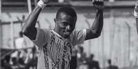 Foto: Reprodu&ccedil;&atilde;o - Legenda: Dominic Frimpong morre ap&oacute;s ataque a &ocirc;nibus contra time de Gana / Jogada10
