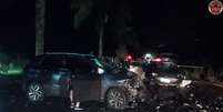 O acidente envolveu tr&ecirc;s ve&iacute;culos e deixou cinco mortos  Foto: Divulga&ccedil;&atilde;o/CBMSC