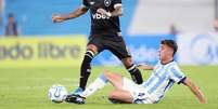 Foto: Vitor Silva/Botafogo - Legenda: Medina desfilou talento na cancha do Racing / Jogada10