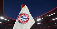 Bandeira do Bayern de Munique em escanteio   Foto: Stuart Franklin/Getty Images / Esporte News Mundo