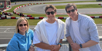 George Russell ao lado de Susie e Toto Wolff  Foto: Reprodução / Instagram
