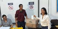 A candidata presidencial do Peru, Keiko Fujimori, vota em uma se&ccedil;&atilde;o eleitoral em Lima, Peru 12 de abril de 2026  Foto: REUTERS/Miguel Lo Bianco