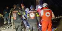 Faraj foi finalmente resgatada junto com dois dos mortos. Já o corpo de Khalil foi recuperado posteriormente por equipes de emergência, segundo a Defesa Civil do Líbano  Foto: Lebanon Civil Defence / BBC News Brasil