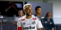 Neymar em Santos x Coritiba Foto: MAUR&Iacute;CIO DE SOUZA / AGIF