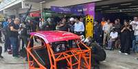 Ensaio de seguran&ccedil;a em apresenta&ccedil;&atilde;o de atualiza&ccedil;&otilde;es no carro da Stock Car  Foto: Raul Godoy/Terra
