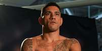 Alex Poatan tentar&aacute; retomar o cintur&atilde;o no UFC 320 Foto: Divulga&ccedil;&atilde;o/Instagram Oficial UFC / Esporte News Mundo