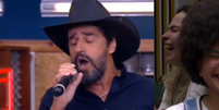 Ué, mudou de ideia!? Alberto Cowboy solta o gogó na TV Globo após negar investir na música pós-'BBB 26', e web cutuca: 'Milena nunca errou'.  Foto: Reprodução/TV Globo / Purepeople