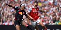 Jogadoras do Arsenal comemoram o primeiro gol na vit&oacute;ria sobre o Lyon - Foto: Richard Heathcote/Getty Images / Jogada10