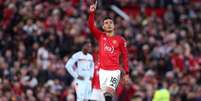 Benjamin Sesko comemora o gol marcado na vit&oacute;ria do Manchester United em Old Trafford - Foto: Naomi Baker/Getty Images / Jogada10