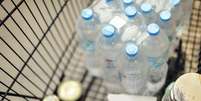 Governo vai exigir que bares e restaurantes cobrem taxa adicional por garrafas e latas vendidas Foto: Freepik
