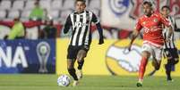 Dudu, bem marcado, nada faz na derrota do Galo para o Cienciano. Foto: Pedro Souza / Atl&eacute;tico / Jogada10