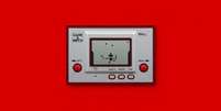 Nintendo Game & Watch: Ball, o primeir&iacute;ssimo jogo eletr&ocirc;nico port&aacute;til lan&ccedil;ado pela Nintendo em 1980  Foto: Reprodu&ccedil;&atilde;o/Nintendo