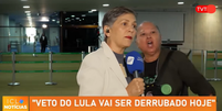 Heloísa Vilela repreende mulher que invadiu reportagem ao vivo  Foto: Reprodução/Youtube/ICL Noticias
