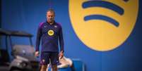 Barcelona chega a acordo para renovar com o t&eacute;cnico Flick at&eacute; 2028 - Foto: Juan Manuel Serrano Arce/Getty Images / Jogada10