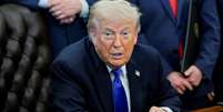 O presidente americano Donald Trump no Sal&atilde;o Oval da Casa Branca, em Washington, nos Estados Unidos, em 30 de abril de 2026.  Foto: &copy; REUTERS - Jonathan Ernst / RFI