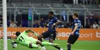 Marcus Thuram comemora o primeiro gol na vit&oacute;ria que garantiu o t&iacute;tulo da Internazionale -&nbsp; Marco Luzzani/Getty Images Foto: Jogada10