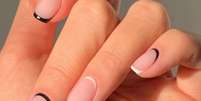 Unhas curtas ganham protagonismo: 6 ideias elegantes que são tendência para 2026.  Foto: Reprodução/Instagram, raelondonnail / Purepeople