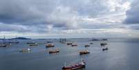 Navios presos no Estreito de Ormuz  Foto: Photos for You/GettyImages