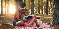 Saiba como incentivar o seu filho a ler  Foto: Shutterstock / Alto Astral