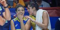 L&eacute;ia Silva e Nat&aacute;lia Zilio em partida com o Brasil na Nations League Foto: reprodu&ccedil;&atilde;o/Instagram/@leiasilva/@natizilio12_th / Esporte News Mundo