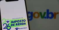 O atraso da declaração de imposto de renda pode gerar multas, juros e restrições financeiras  Foto: Blossom Stock Studio| Shutterstock / Portal EdiCase