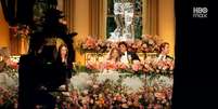 Floristas reagem ao or&ccedil;amento de flores do casamento de Cassie em Euphoria. Descubra quanto custaria o cen&aacute;rio e por que a HBO gerou pol&ecirc;mica  Foto: Reprodu&ccedil;&atilde;o YouTube/@HBO Max / Bons Fluidos