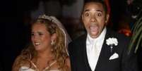 Vivian e Robinho se casando  Foto: Reuters