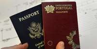 Os passaportes americano e portugu&ecirc;s.  Foto: Michael Macor/The San Francisco Chronicle via Getty Images
