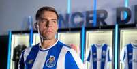 Jan Bednarek passou por momentos de terror em Portugal - Foto: Divulga&ccedil;&atilde;o/ FC Porto / Jogada10