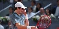 Jo&atilde;o Fonseca sofre virada em estreia no Masters 1000 de Roma e d&aacute; adeus ao torneio &mdash;   Foto: Clive Brunskill/Getty Images / Esporte News Mundo