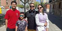 O brasileiro Paulo Geronimo e sua fam&iacute;lia  Foto: Arquivo pessoal / BBC News Brasil