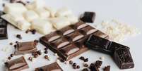 Chocolates em cima de uma mesa.  Foto: Pexels / Xataka