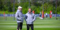 Foto: L.Valroff/PSG - Legenda: Luis Enrique durante treinamento do PSG / Jogada10