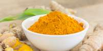 C&uacute;rcuma pode reduzir colesterol, a&ccedil;&uacute;car no sangue e inflama&ccedil;&otilde;es  Foto: Freepik