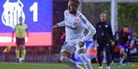 Neymar (Santos) durante jogo contra o San Lorenzo, no dia 28.04.2026. Foto: DiaEsportivo / Alamy