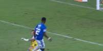 Tadeu manda mensagem para a torcida do Goi&aacute;s ap&oacute;s a confirma&ccedil;&atilde;o da fratura. Foto: Reprodu&ccedil;&atilde;o / Jogada10