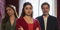 Ferette (Murilo Ben&iacute;cio) ordena que se levante todas as informa&ccedil;&otilde;es poss&iacute;veis sobre Gerluce (Sophie Charlotte) no cap&iacute;tulo da novela 'Tr&ecirc;s Gra&ccedil;as' de 31 de outubro de 2025, sexta-feira.  Foto: Divulga&ccedil;&atilde;o/TV Globo / Purepeople