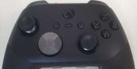 Vazam imagens do controle Xbox Elite 3 com o que parecem ser bot&otilde;es de rolagem  Foto: Reprodu&ccedil;&atilde;o / Everton Favretto / Tecnoblog