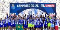 Jogadores do Porto celebram gol&nbsp; da vit&oacute;ria sobre o Santa Clara - Foto: Divulga&ccedil;&atilde;o / Porto / Jogada10