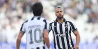 Arthur Cabral lidera vit&oacute;ria sobre o Corinthians no Nilton Santos - Foto: Vitor Silva/BFR / Jogada10